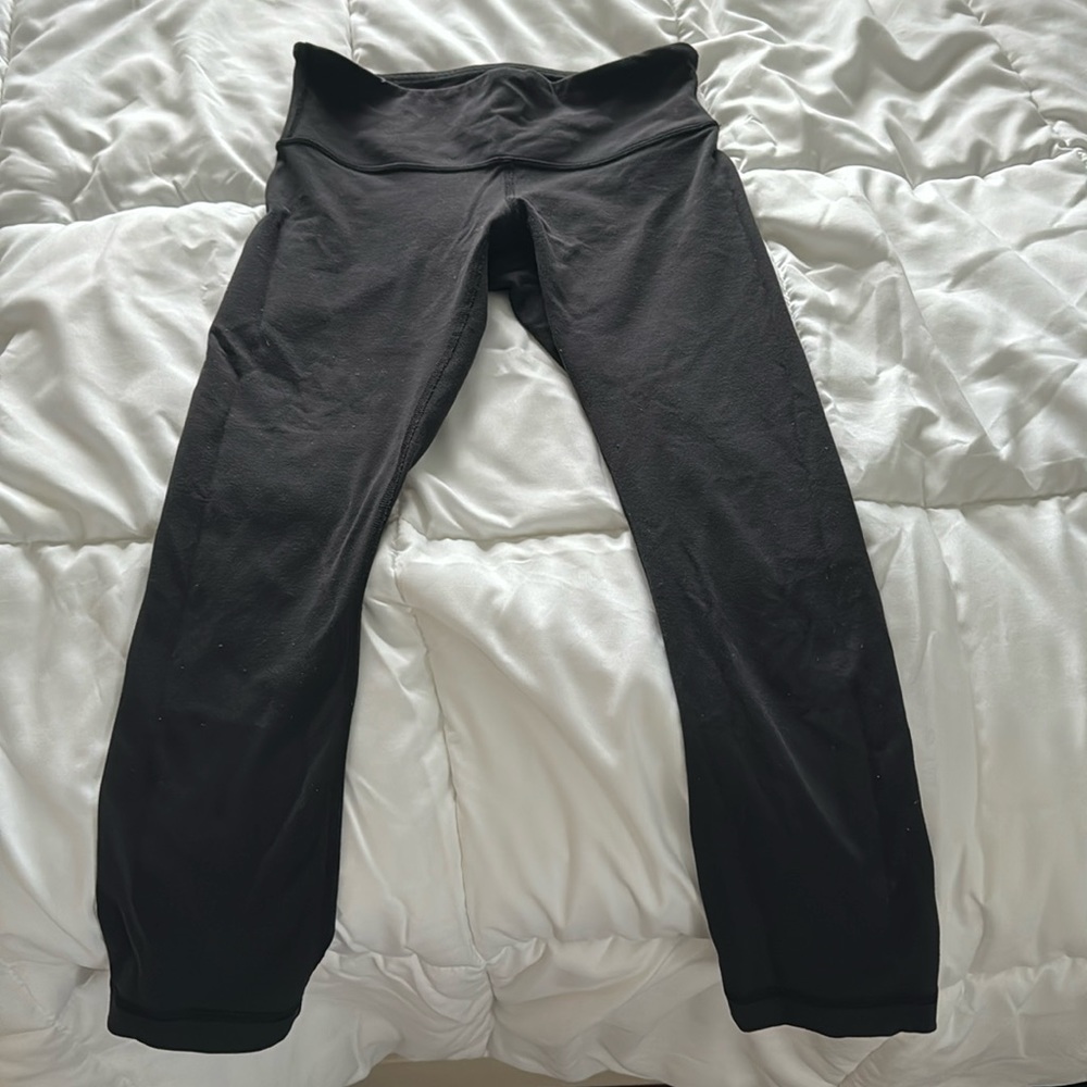 23” Lululemon Wunder Under crop leggings, size 4